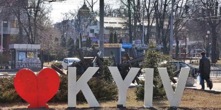 კიევის მერი – ორშაბათს უკრაინის დედაქალაქში ონლაინ სწავლა განახლდება