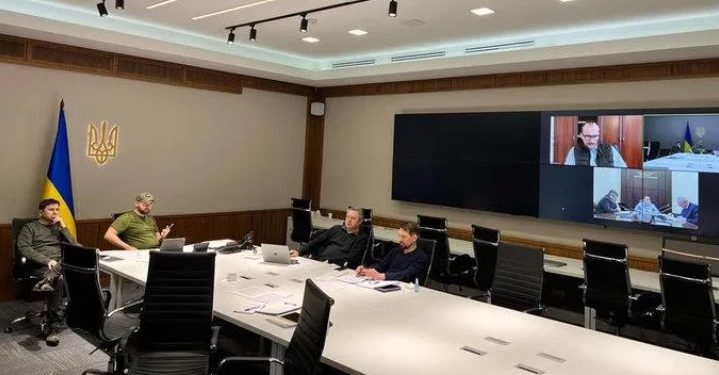 მიხაილო პოდოლიაკის განცხადებით, რუსულ მხარესთან კომუნიკაცია მძიმეა, თუმცა ის მაინც მიმდინარეობს