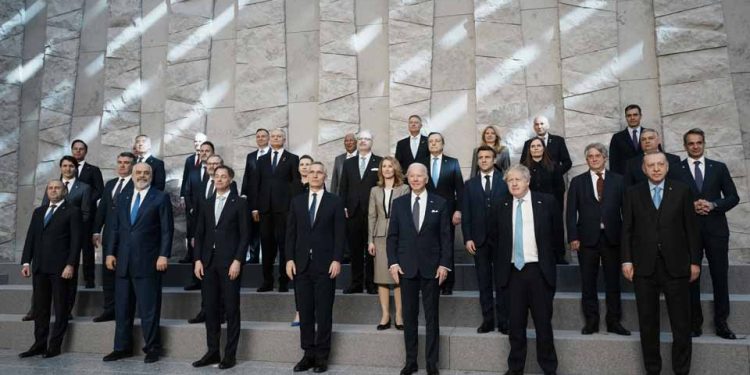 ნატო-ს საგანგებო სამიტზე ერთობლივი კომუნიკე მიიღეს