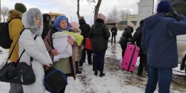 რუსეთი აცხადებს, რომ ცეცხლს შეწყვეტს, რათა უკრაინის რამდენიმე ქალაქიდან ევაკუაცია დაიწყოს