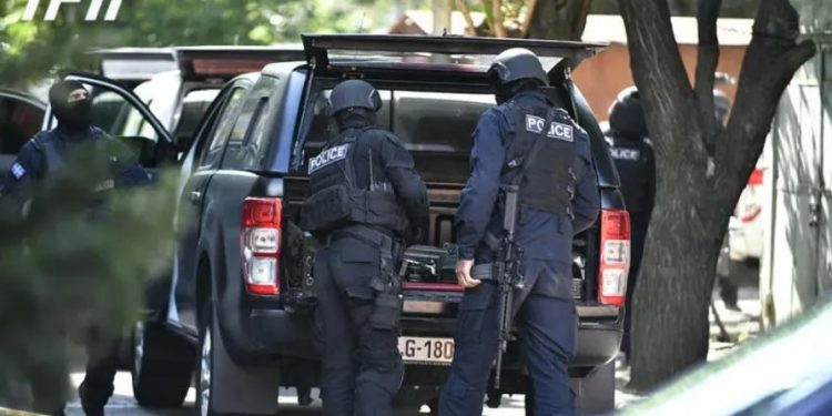 ფონიჭალაში სპეცოპერაციის შედეგად 10 პირზე მეტი დააკავეს