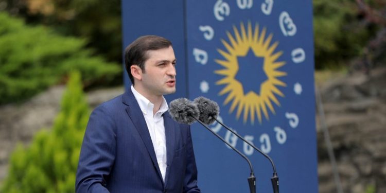 “ვწუხვართ, რიჟვაძემ, ჩვენმა ასპირანტმა, ვერ შეიყვარა უკრაინა” – კიევის ეროვნული უნივერსიტეტი