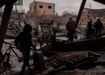 რუსებისგან გათავისუფლებულ ირპენში მოქალაქეებს ნანგრევების ქვეშ ეძებენ