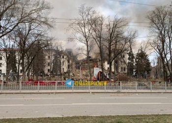 მარიუპოლის თეატრის ბომბსაფარმა დაბომბვას გაუძლო, ადამიანები გადარჩნენ – უკრაინელი დეპუტატი