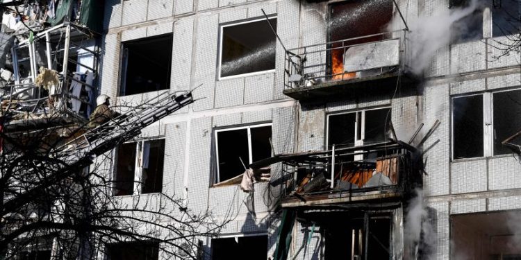 გაეროს ცნობით, ომის დაწყებიდან უკრაინაში სულ მცირე 136 მშვიდობიანი მოქალაქე დაიღუპა, მათ შორის 13 ბავშვი