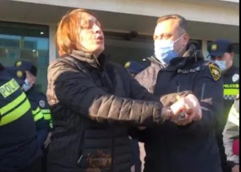 მთავრობის ადმინისტრაციასთან ელენე ხოშტარია დააკავეს