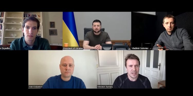 ზელენსკიმ უკრაინაში რუსეთის შეჭრის შემდეგ რუსეთის ჟურნალისტებს პირველი ინტერვიუ მისცა