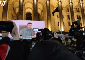 რუსთაველის გამზირზე შეკრებილებს ვოლოდიმირ ზელენსკი მიმართავს