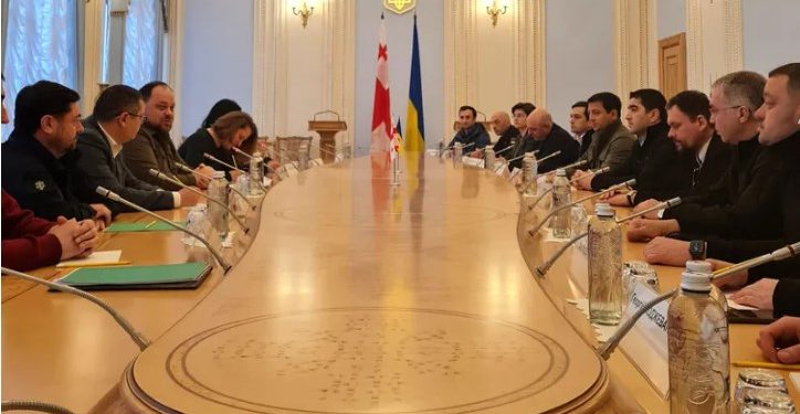 შალვა პაპუაშვილი – ჩავედით კიევში გზავნილის გადასაცემად: ჩვენ ვგრძნობთ თქვენს მწუხარებას