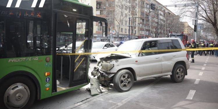 ავტოსაგზაო შემთხვევა თბილისში, ბუკიას ბაღთან