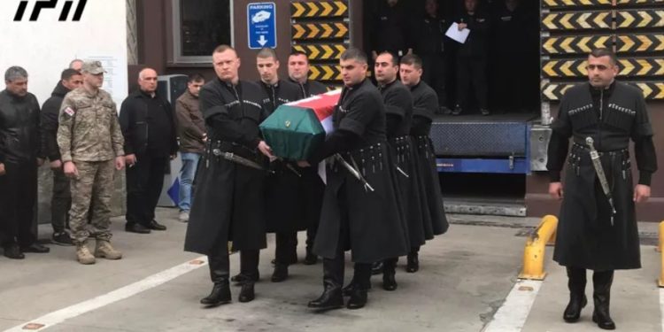 უკრაინაში დაღუპული ქართველი მებრძოლი არკადი კასრაძე საქართველოში ჩამოასვენეს