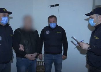 ვიდეო – პოლიციამ „ქურდულ სამყაროსთან“ კავშირში მყოფი ცხრა პირი დააკავა
