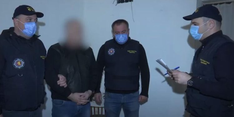ვიდეო – პოლიციამ „ქურდულ სამყაროსთან“ კავშირში მყოფი ცხრა პირი დააკავა