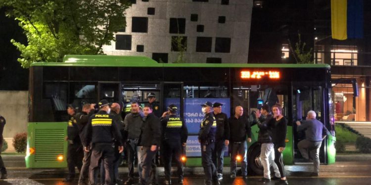 თბილისში ავტობუსში მგზავრმა მგზავრი დაჭრა