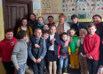 დედაენის დღე ზემოსურების საჯარო სკოლაში