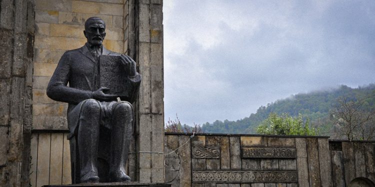 გურულების სიამაყე – ექვთიმე თაყაიშვილი