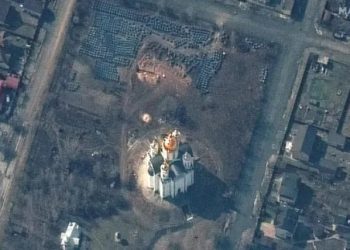 სატელიტიდან გადაღებული ფოტოების მიხედვით, უკრაინის ქალაქ ბუჩაში მასობრივი საფლავებია გათხრილი