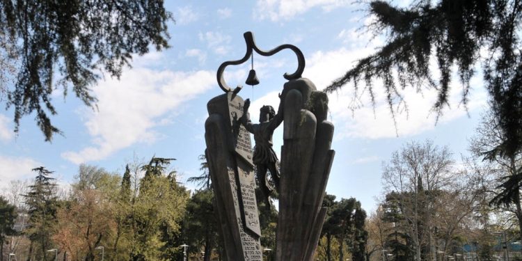 საქართველოში დედაენის დღე აღინიშნება