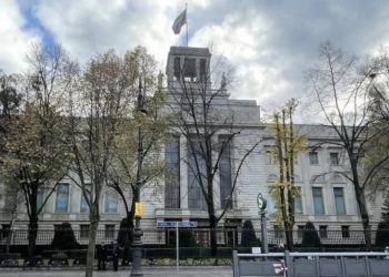 გერმანია და საფრანგეთი ქვეყნიდან რუს დიპლომატებს აძევებენ