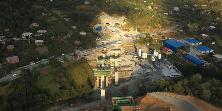 2 მაისს ცენტრალური მაგისტრალის ხევი-უბისას მონაკვეთზე ავტოტრანსპორტის მოძრაობა დროებით შეიზღუდება