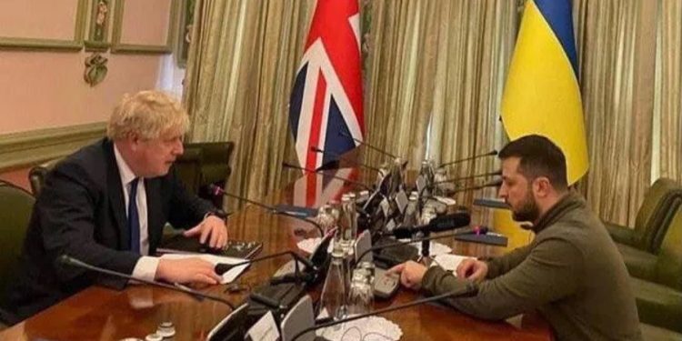 ბორის ჯონსონი კიევში ვოლოდიმირ ზელენსკის ხვდება