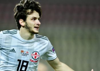 ხვიჩა კვარაცხელიასთან “ნაპოლიმ” ხუთწლიანი კონტრაქტი გააფორმა