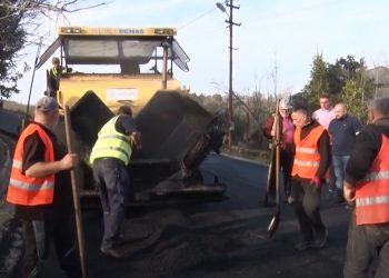 სოფელ გურიანთაში, ციხისფერდი გურიანთის დამაკავშირებელი გზის რეაბილიტაცია მიმდინარეობს