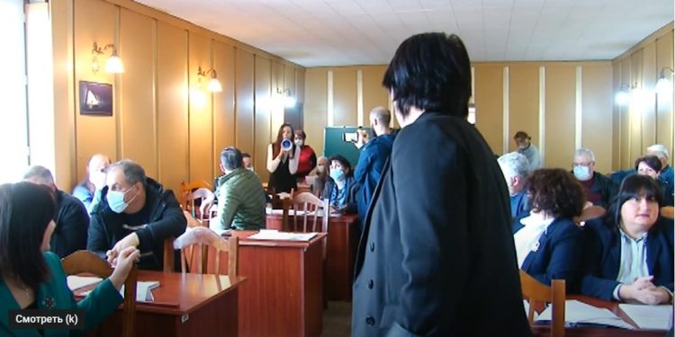 დაპირისპირება ოზურგეთის საკრებულოში