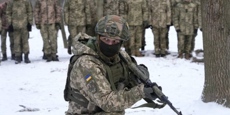 აშშ-მა 100-მდე უკრაინელი სამხედროს გადამზადება დაიწყო