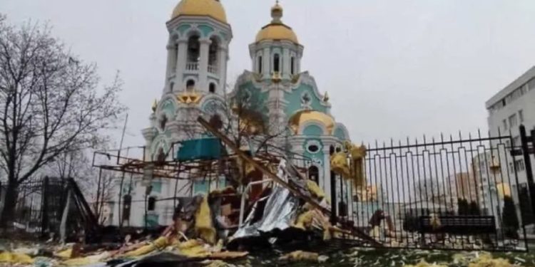 ხარკოვში, რუსულმა ძალებმა დაბომბეს ეკლესია, სადაც მშვიდობიანი მოსახლეობა აფარებდა თავს