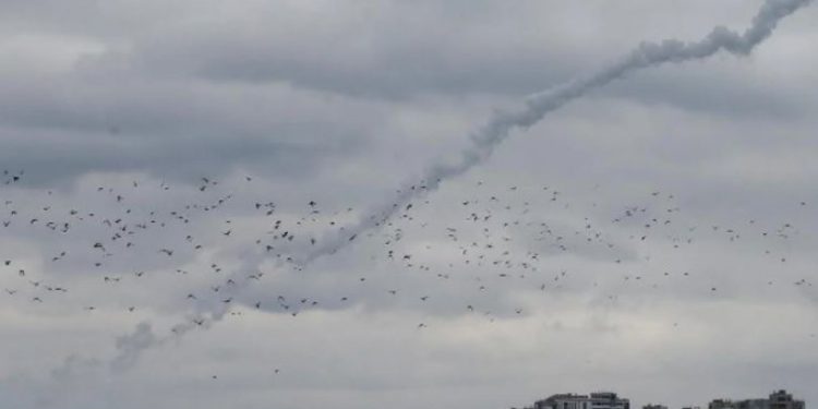 ღამით რუსულმა ძალებმა ზაპოროჟიეზე სარაკეტო იერიში მიიტანეს, არიან დაჭრილები