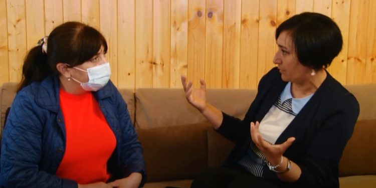 ოჯახური დავა ოზურგეთში – ორი არასრულწლოვანის დედა მაზლს ძალადობაში ადანაშაულებს