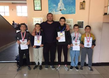 ორი ოქრო, ერთი ვერცხლი და ორი ბრინჯაო – ოზურგეთელი მოჭიდავეების წარმატება