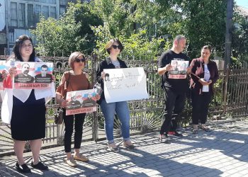 აქცია-პერფორმანსი ოზურგეთში “ალტ-ინფოს” ოფისთან