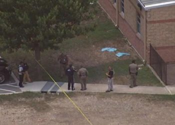 ტეხასის შტატში დაწყებით სკოლაში სროლას მსხვერპლი მოყვა, დაღუპულთა შორის ბავშვებიც არიან