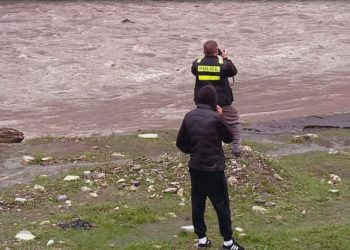 არაგვში, ჯომარდობის დროს 1 ტურისტი დაიღუპა – ექიმები 7 წლის ბავშვის სიცოცხლის გადასარჩენად იბრძვიან