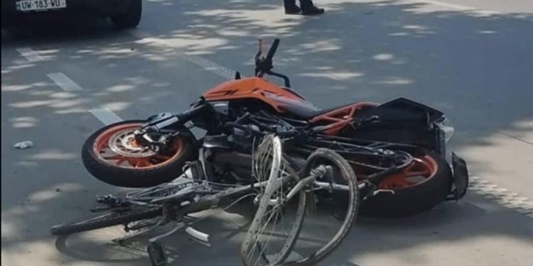 ერთი ადამიანი დაიღუპა თბილისში მოტოციკლისა და ველოსიპედის შეეჯახების შედეგად