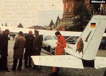 35 წლის წინ მათიას რუსტის თვითმფრინავი კრემლის წინ დაეშვა