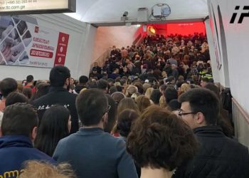 მგზავრთა ნაკადის მკვეთრი ზრდის გამო, „სადგურის მოედანზე“ მოქალაქეების გადაადგილება შეფერხებულია