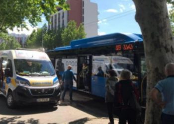 თბილისში ქმარმა ცოლი ავტობუსში შვილების თვალწინ მოკლა