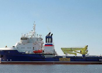 უკრაინული მხარის ცნობით, კუნძულ ზმეინისთან რუსულ ხომალდ „ვსევოლოდ ბობროვს“ ცეცხლი გაუჩნდა