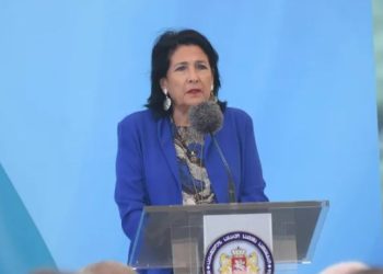 პრეზიდენტი – სანამდე უნდა იყოს, რომ ჩვენ გვყავდეს მილიონზე მეტი ადამიანი უცხოეთში და არჩევნებში მონაწილეობდეს მხოლოდ რამდენიმე ათასი – დროა, გადავიდეთ არჩევნებში მონაწილეობის ელექტრონულ საშუალებაზე