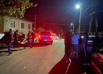 კაცმა, რომელმაც თელავში 1 ადამიანი მოკლა და 2 დაჭრა, შემთხვევით საკუთარ შვილსაც ესროლა – ახალი დეტალები