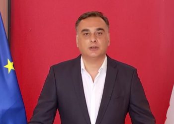 ზაალ უდუმაშვილი “ნაციონალურ მოძრაობას” ტოვებს და მედიაში ბრუნდება