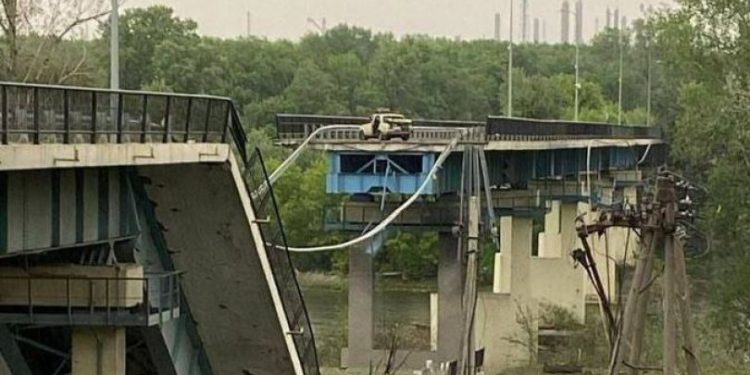 რუსმა ოკუპანტებმა უკრაინაში, სევეროდონეცკსა და ლისიჩანსკს შორის არსებული ხიდი გაანადგურეს