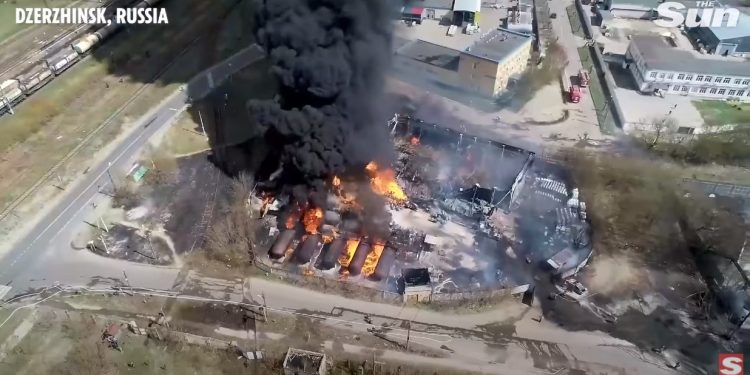 ვიდეო – რუსეთში ქიმური ქარხანა იწვის