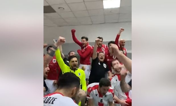 ვიდეო – საქართველოს ნაკრები გასახდელში გამარჯვებას აღნიშნავს