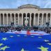 პარლამენტთან აქცია „შინ ევროპისკენ“ მიმდინარეობს