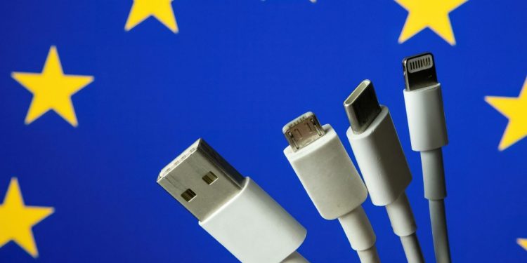 ევროკავშირი ყველა სახის ელექტრონული მოწყობილობისთვის ერთი ტიპის დამტენის გამოყენებას მოითხოვს