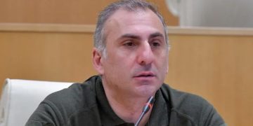 ელისაშვილი ღარიბაშვილს – თქვენ პრემიერ-მინისტრი ხართ, შეიძლება ასეთი ზიზღით ლაპარაკი?